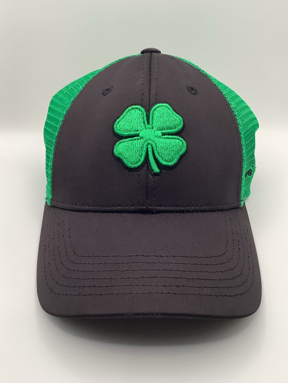 Black Clover Men’s Large/XL Live Lucky 🍀 Golf hat. Black with Green Clover.